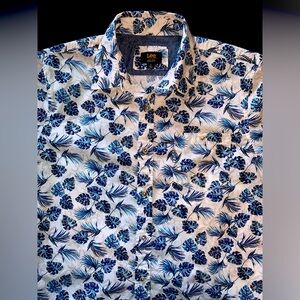 Lee | White/Blue | Short Sleeve | Button up